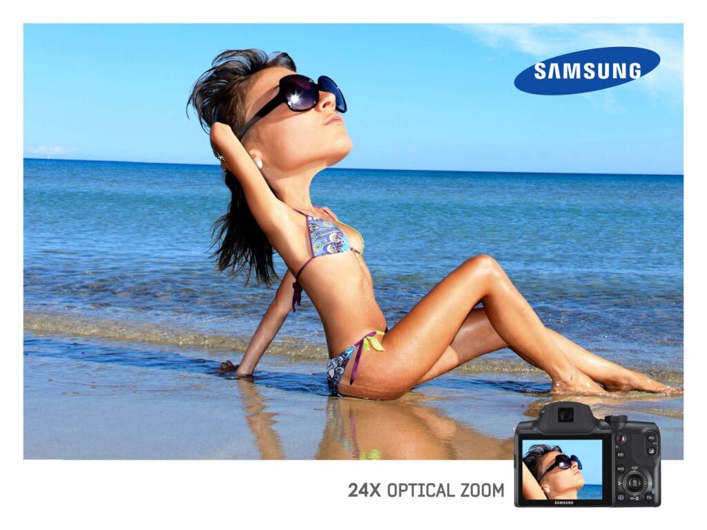 anúncio publicitário Samsung. Texto "24x optical zoom" junto a uma câmera fotográfica. Foto de mulher com cabeça exageradamente grande em comparação ao corpo.